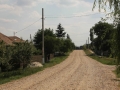 Drum pietruit in cartier Stangulesti care urmeaza sa fie astfaltatin acest an